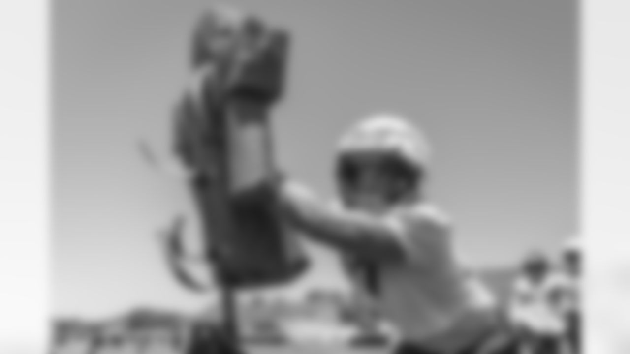 E_TOW21077