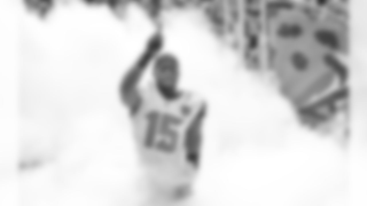 Jacksonville Jaguars receiver Allen Robinson (15) runs onto the field during pregame introductions against the Carolina Panthers in an NFL game, Sunday, Sept. 13, 2015, in Jacksonville, Fla. (AP Photo/Rick Wilson)