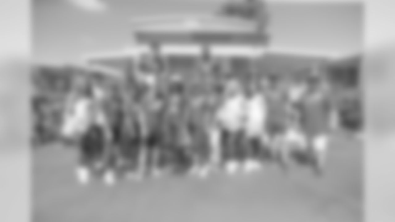 Community Staff of the Los Angeles Rams, and Huddle for 100 partner with Habitat for Humanity to rebuild the structure of two homes in Ventura County, Camarillo Ca., on September 18th, 2019. (Daniel Bowyer/Rams)