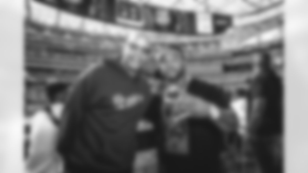 Xzibit and Warren G are in the Rams House!