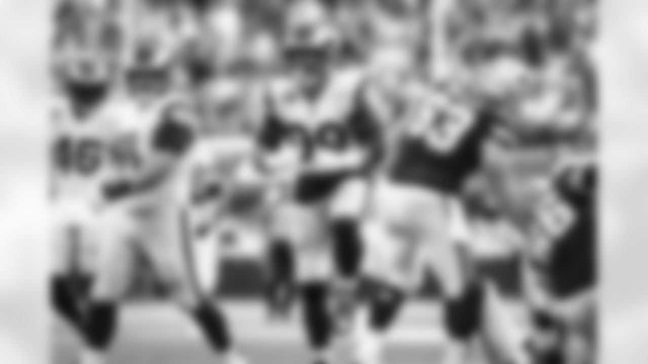 The Los Angeles Rams take on the Dallas Cowboys during Week 5 of the 2022 NFL regular season.
