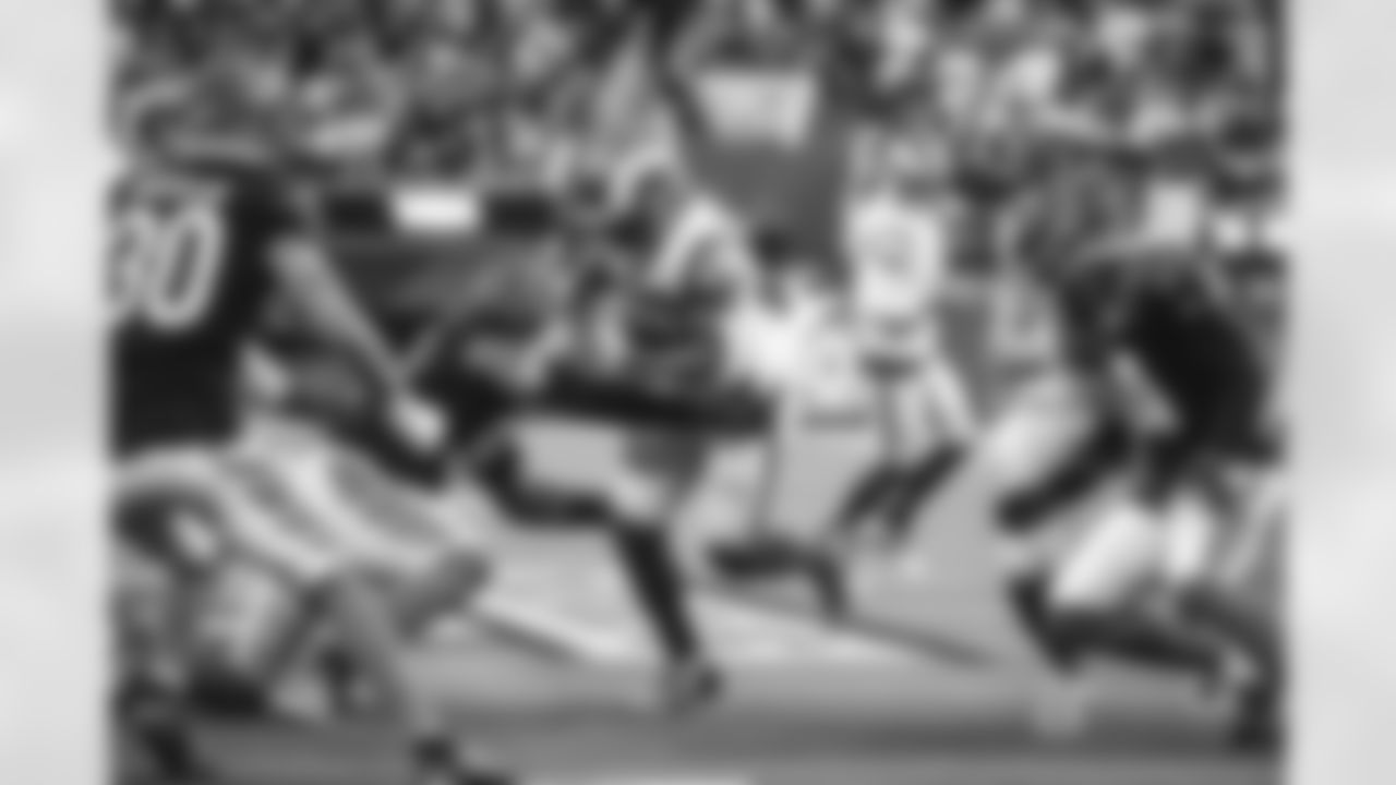 The Los Angeles Rams take on the Cincinnati Bengals in the Super Bowl of the 2021 NFL Playoffs.