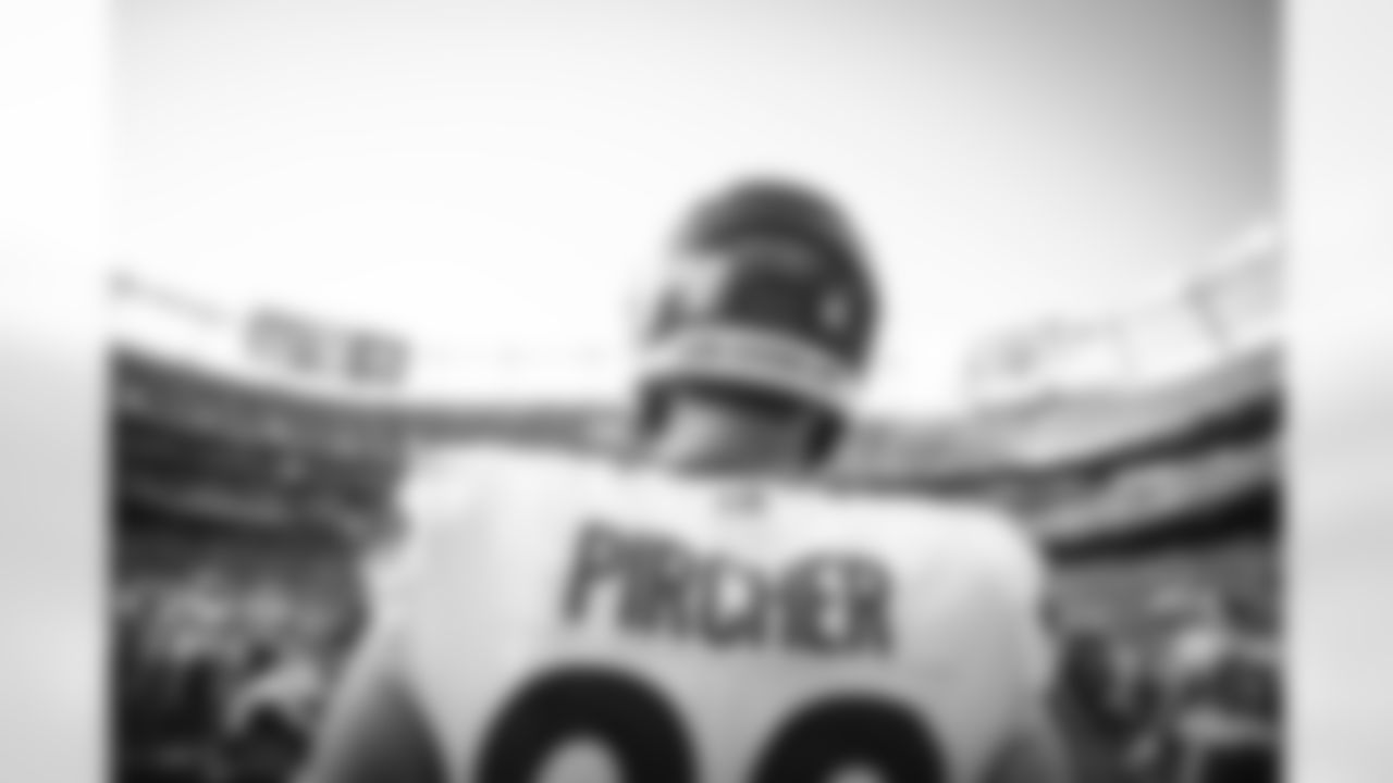 The Los Angeles Rams take on the Denver Broncos for the final preseason game of 2021.