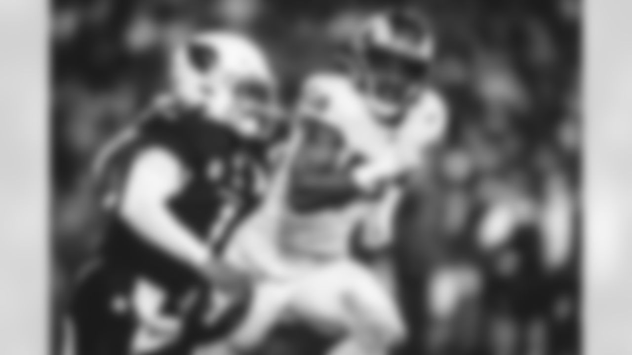 The Los Angeles Rams take on the Arizona Cardinals during Week 14 of the 2021 regular season.