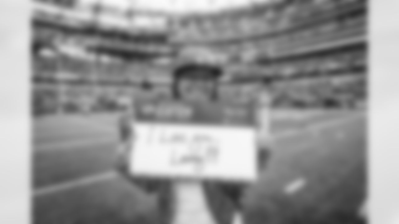 The Los Angeles Rams take on the Carolina Panthers during Week 6 of the 2022 NFL regular season.