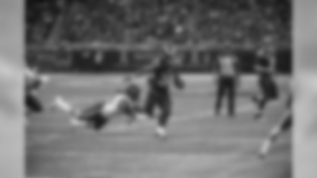 "St. Louis Rams running back Todd Gurley during the game against the Chicago Bears. (Photo by Scott Rovak/St. Louis Rams)"