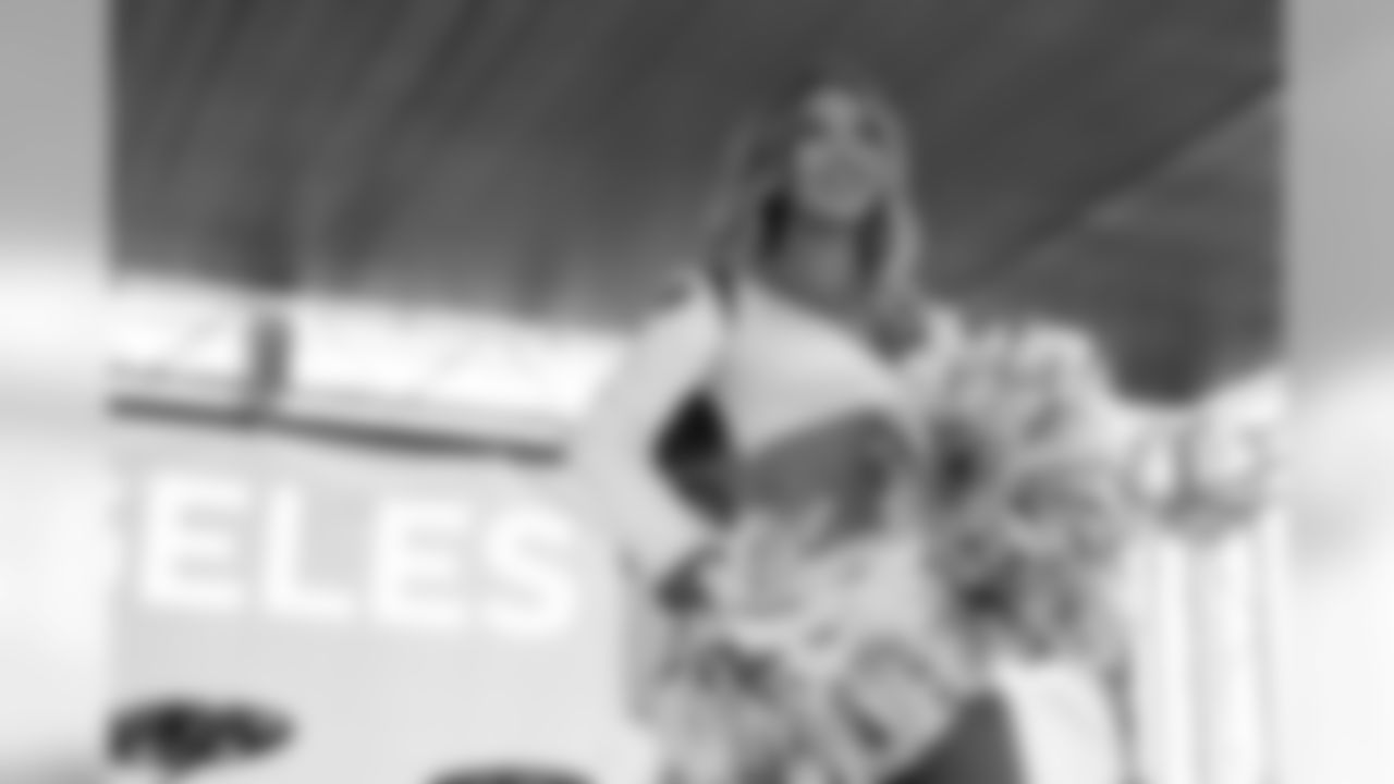 SOCIAL_180923_Chargers_Rams_HU_017