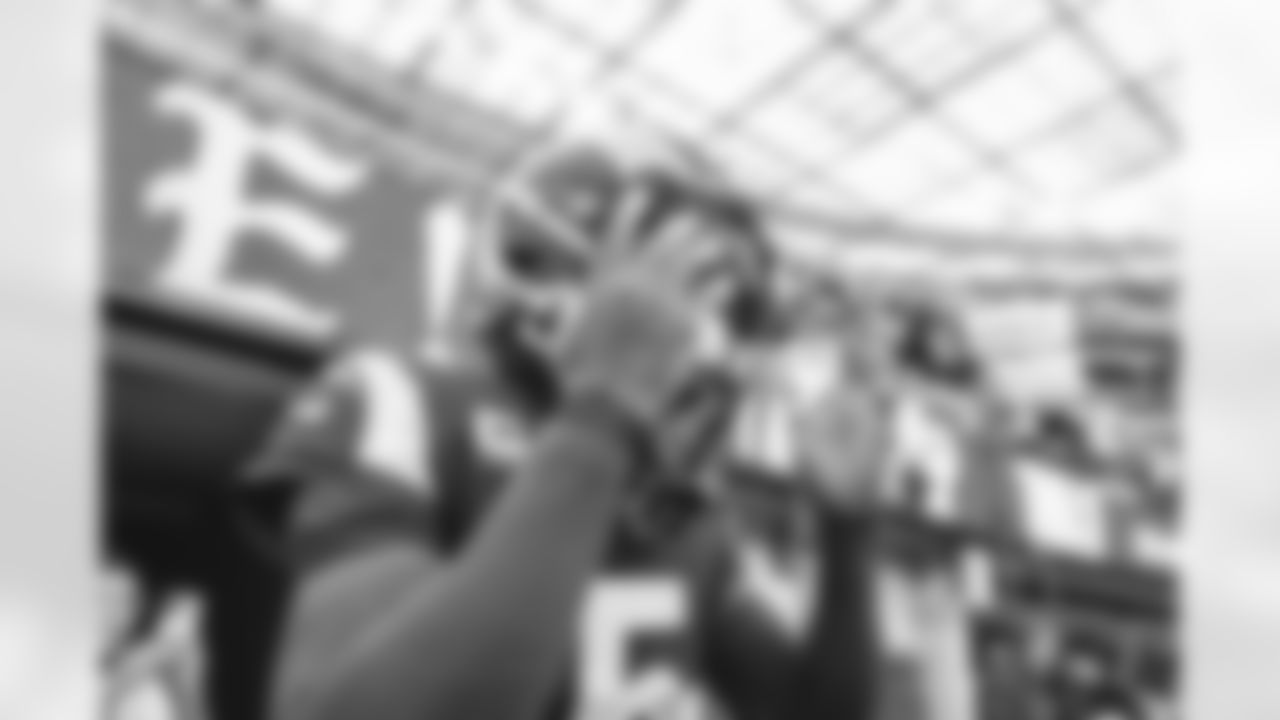 The Los Angeles Rams take on the Seattle Seahawks during Week 13 of the 2022 NFL regular season.