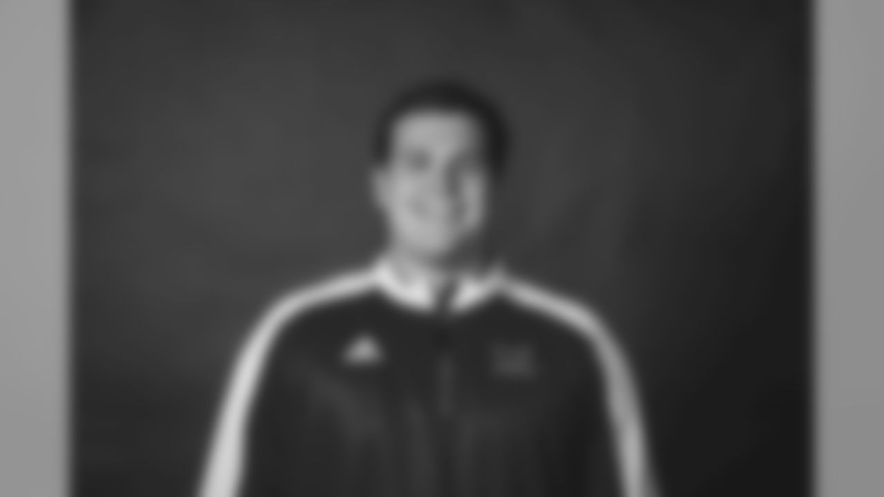 D11018 Football Head shots