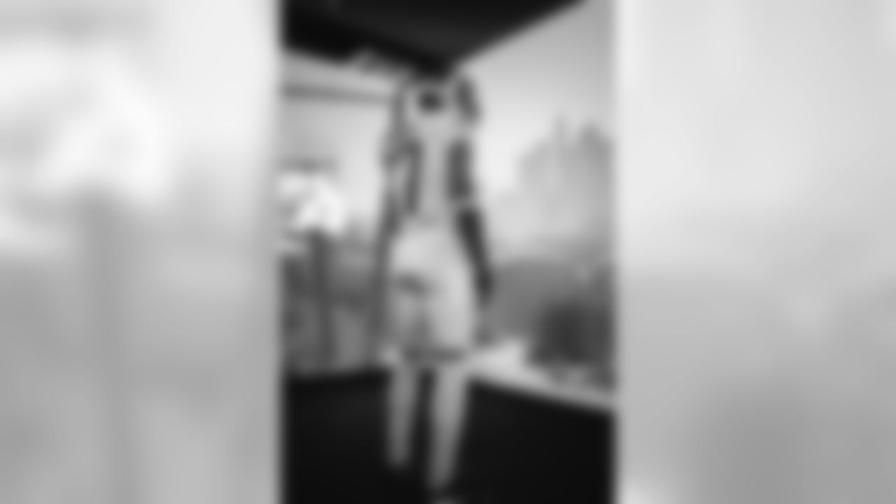 E_SNY_0300