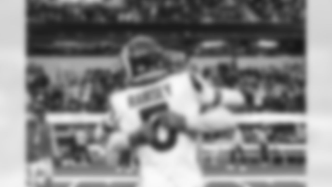 The Los Angeles Rams take on the Los Angeles Chargers during Week 17 of the 2022 NFL regular season