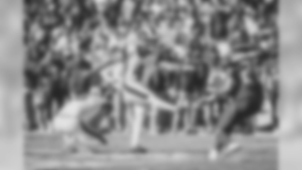 Kicker (4) Greg Zuerlein of the Los Angeles Rams kicks a field goal against the Tampa Bay Buccaneers during the Rams 40-55 loss to the Buccaneers in an NFL Week 4 football game, Sunday, September 29, 2019, in Los Angeles, CA. (Jeff Lewis/Rams)