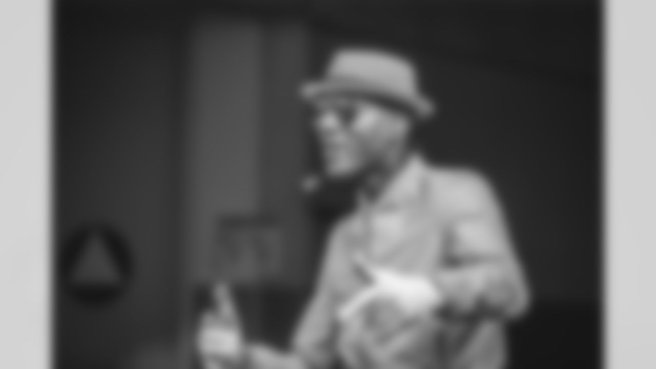 Aloe Blacc at SoFi Stadium during the Los Angeles Rams vs. Arizona Cardinals matchup in Week 6 of the 2023 NFL Regular Season.