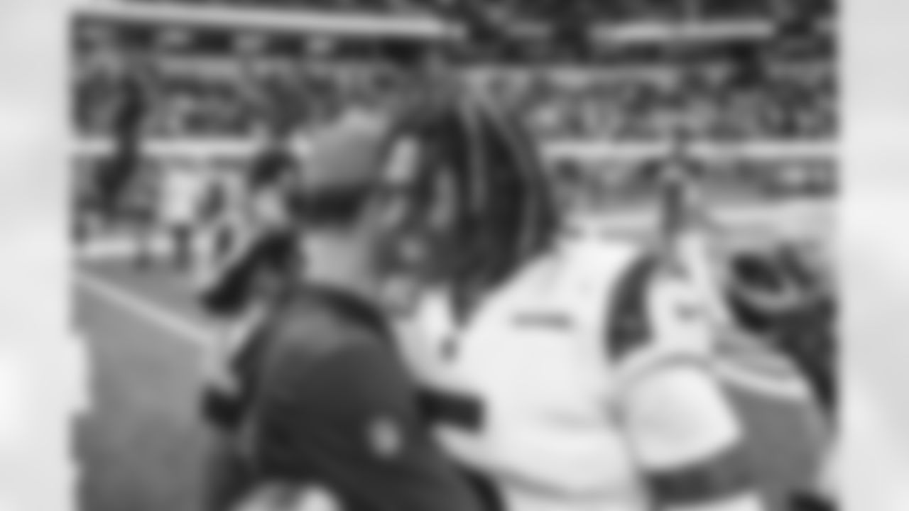 The Los Angeles Rams take on the Los Angeles Chargers during Week 17 of the 2022 NFL regular season