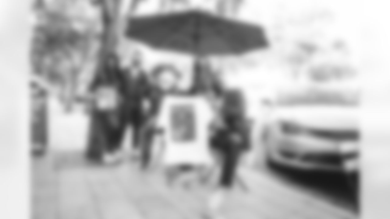 E_220121_PlayoffNewsStandPopUp_8429