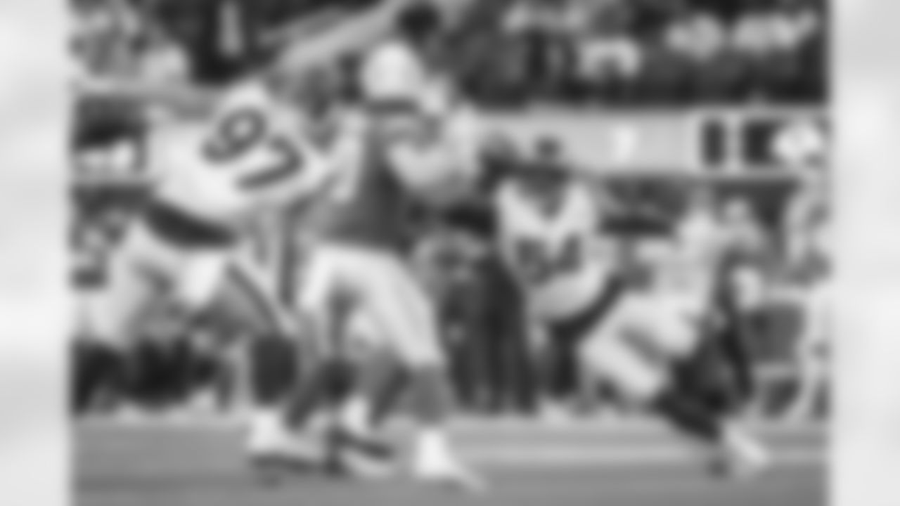 The Los Angeles Rams take on the Los Angeles Chargers during Week 17 of the 2022 NFL regular season
