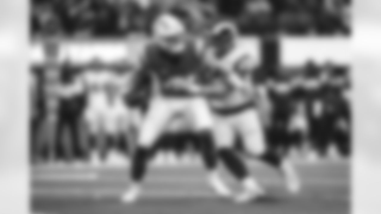 The Los Angeles Rams take on the Los Angeles Chargers during Week 17 of the 2022 NFL regular season