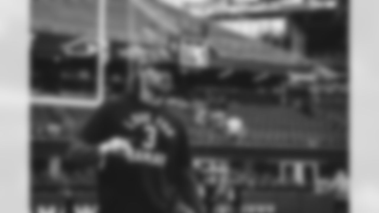 E_TOW14032