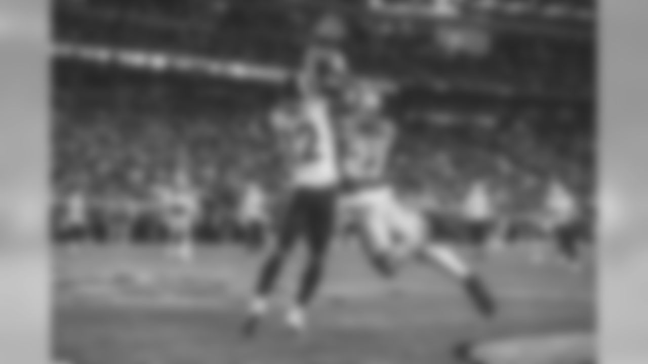 Wide receiver (12) Brandin Cooks of the Los Angeles Rams catches a touchdown pass against the San Francisco 49ers during the Rams 31-34 loss to the 49ers in an NFL Week 16 regular season game, Saturday, December 21, 2019, in Santa Clara, CA. (Jeff Lewis/Rams)