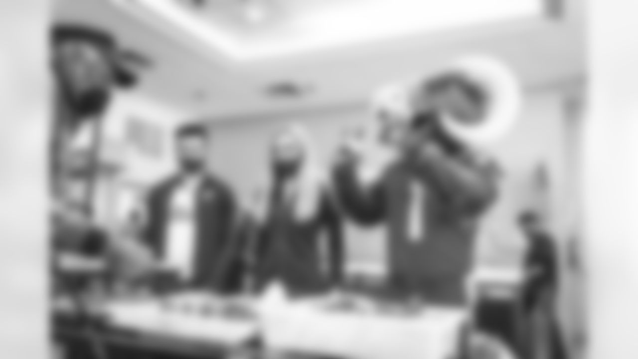 E_211105_RocketMortgageSaluteToService_7014