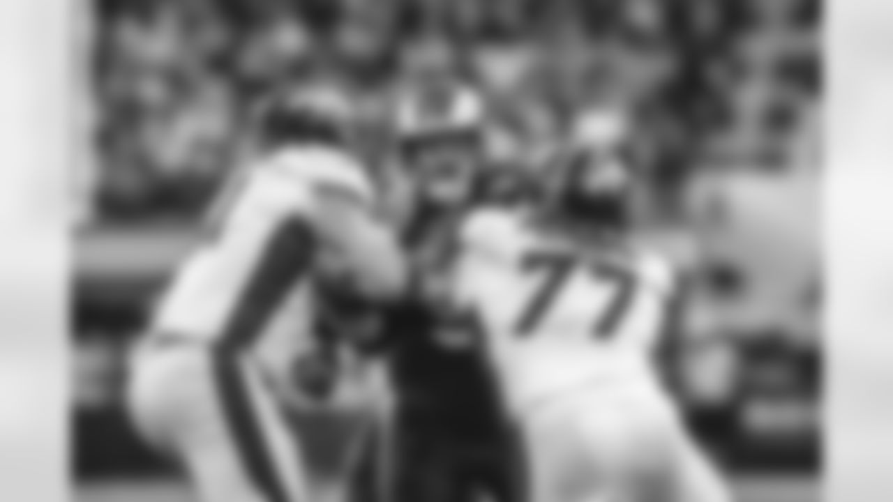 The Los Angeles Rams take on the Denver Broncos during Week 16 of the 2022 NFL regular season