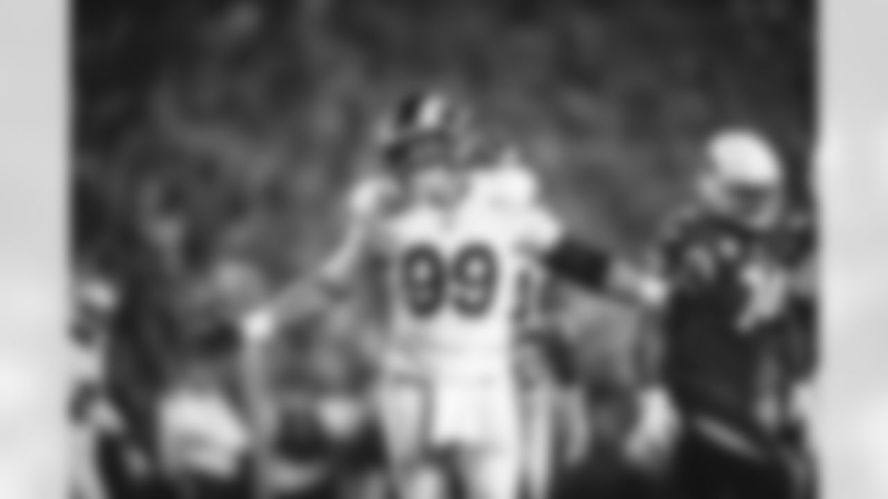 The Los Angeles Rams take on the Arizona Cardinals during Week 14 of the 2021 regular season.