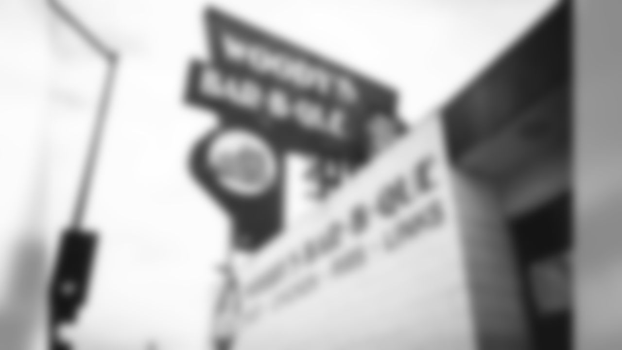 Woody's Bar-B-Que | Inglewood