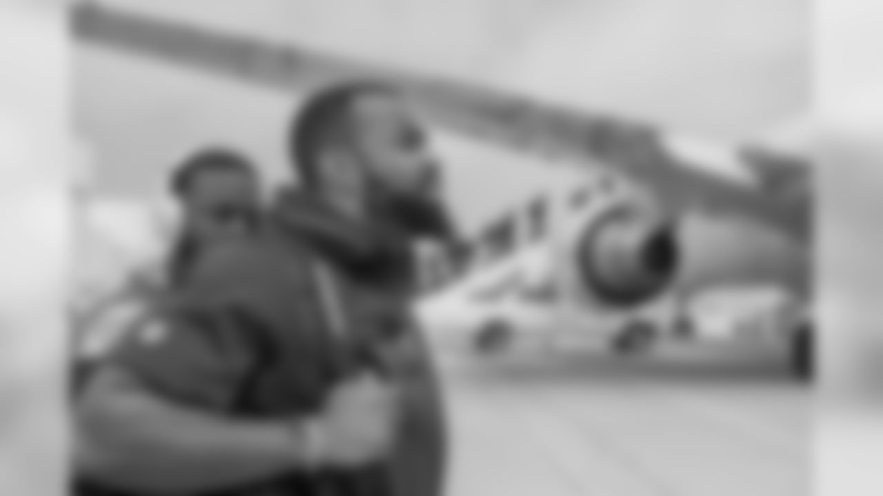 Tight end (84) Romello Brooker of the Los Angeles Rams arrives at the airport and enters the plane to Oakland, Tuesday, August 6, 2019, in Los Angeles, CA. (Jeff Lewis/Rams)