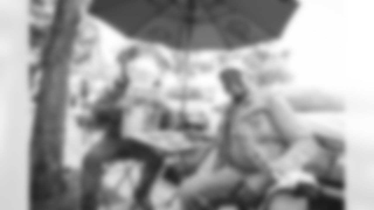 E_220121_PlayoffNewsStandPopUp_8269