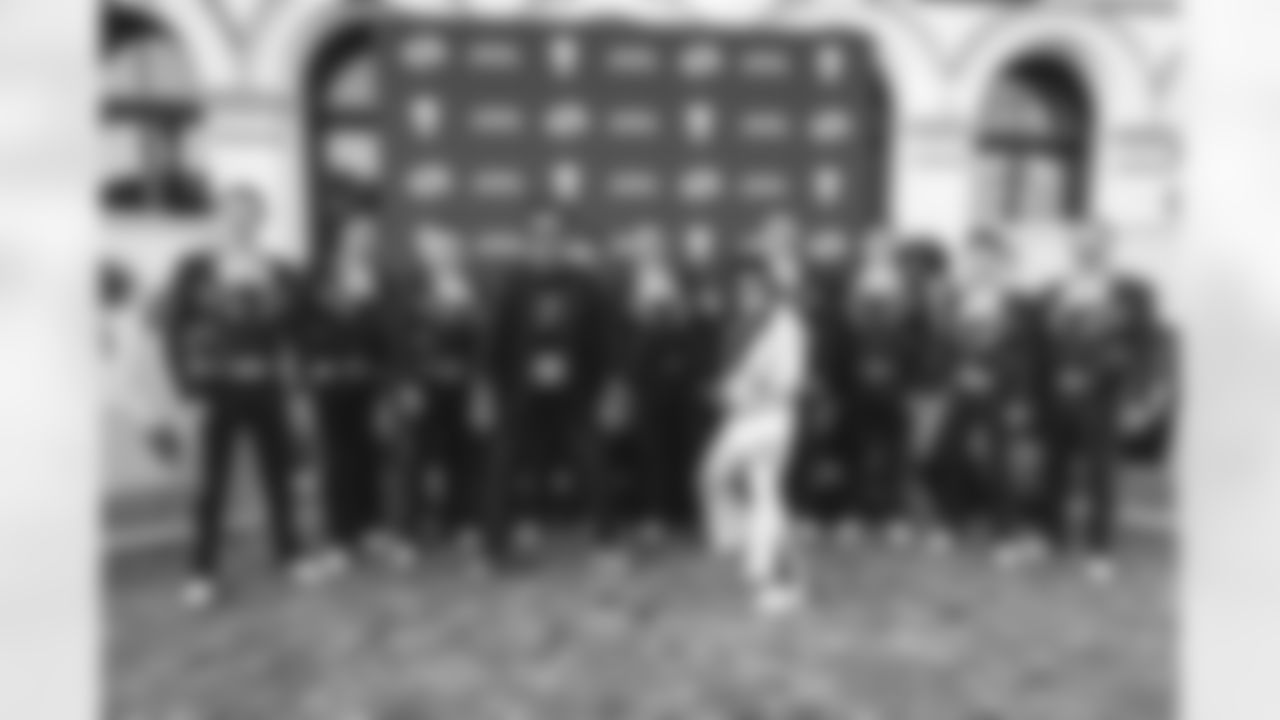 E_HUT34611