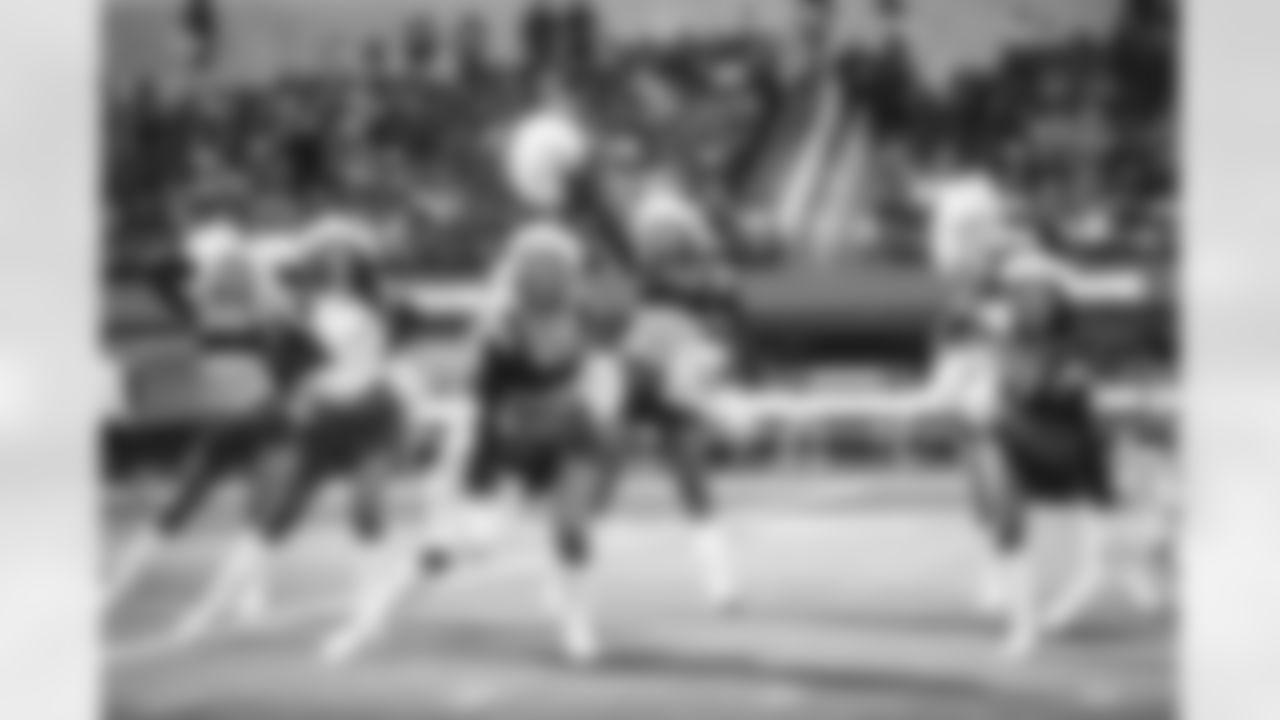 The Los Angeles Rams take on the Denver Broncos during Week 16 of the 2022 NFL regular season.