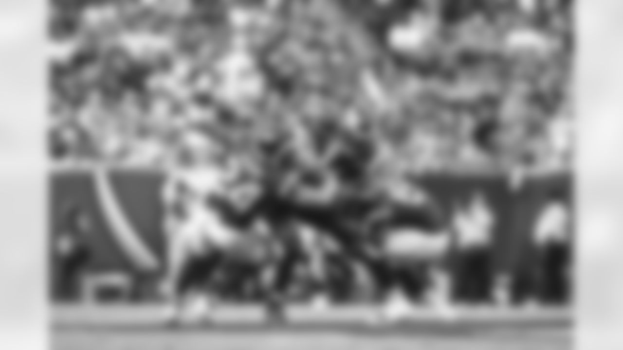 The Los Angeles Rams take on the Tampa Bay Buccaneers during Week 9 of the 2022 NFL regular season.