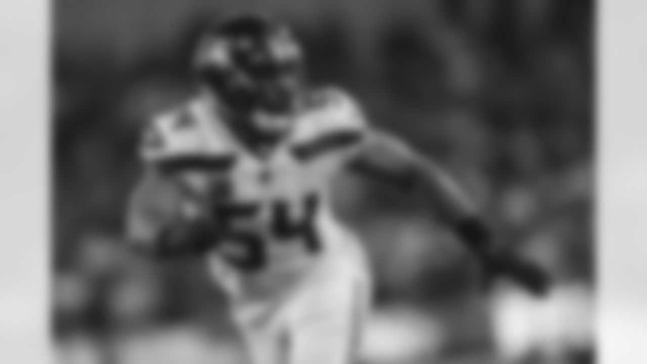 Seattle Seahawks middle linebacker Bobby Wagner (54) in coverage during an NFL football game against the Los Angeles Rams, Tuesday, Dec. 21, 2021 in Inglewood, Calif. The Rams won 20-10. (Ben Liebenberg via AP)