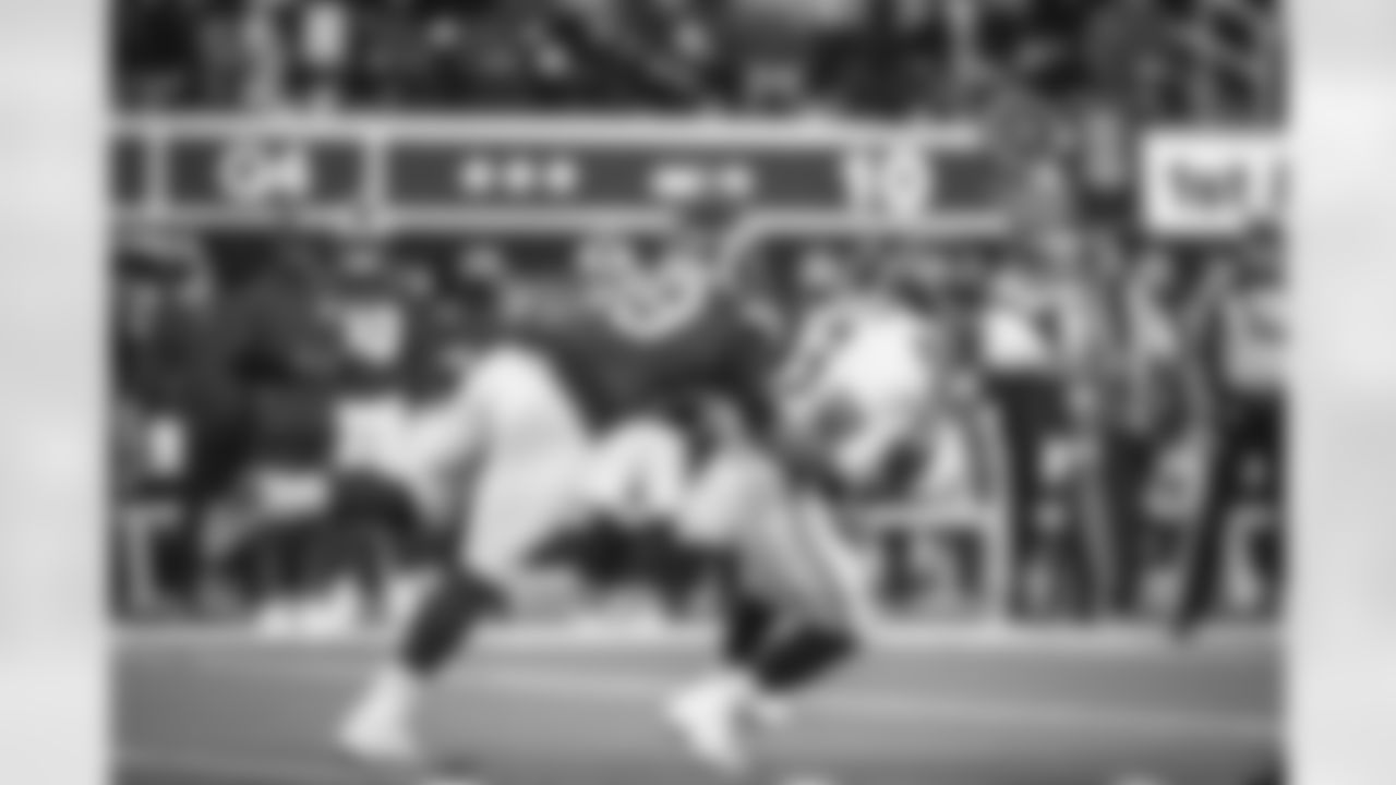 The Los Angeles Rams take on the Seattle Seahawks during Week 15 of the 2021 regular season.