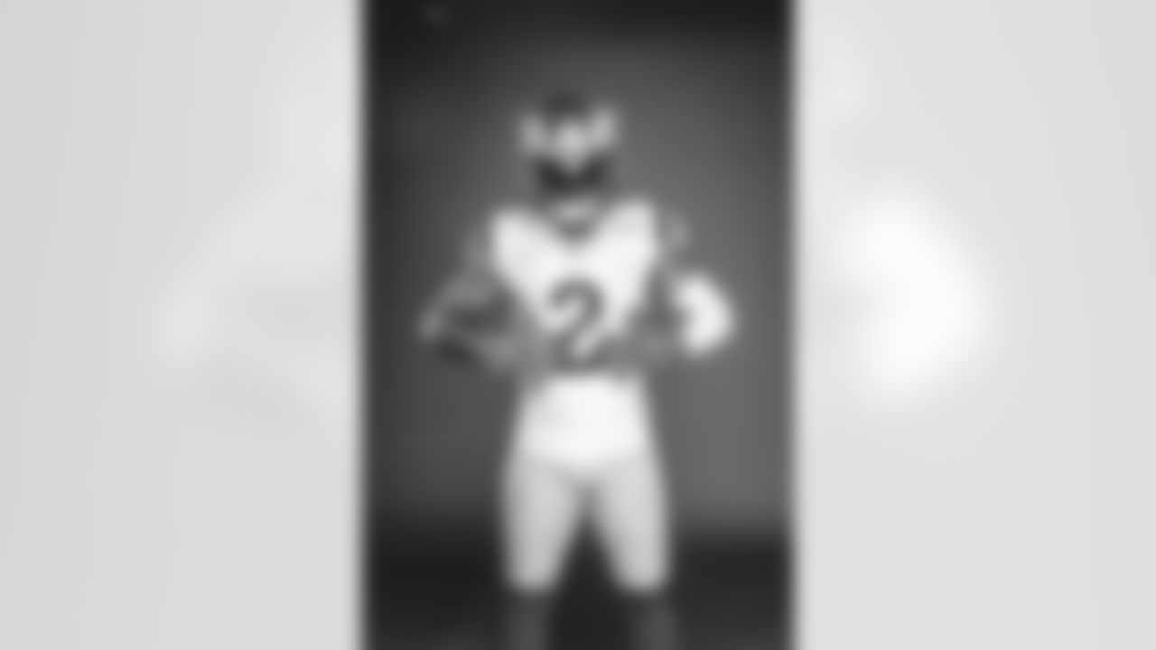 Robert Woods of the Los Angeles Rams poses in studio on a gray background, Wednesday, June 2, 2021, in Thousand Oaks, CA. (Jeff Lewis/LA Rams)