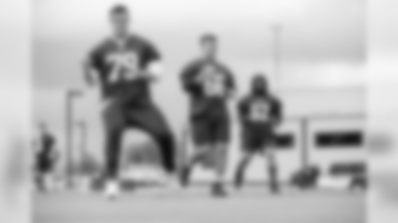 Offensive linemen (79) Rob Havenstein, (66) Austin Blythe, and (62) Darrell Williams of the Los Angeles Rams work out on day 2 of Phase II of the offseason program workouts, Tuesday, April 30, 2019, in Thousand Oaks, CA. (Jeff Lewis/Rams)