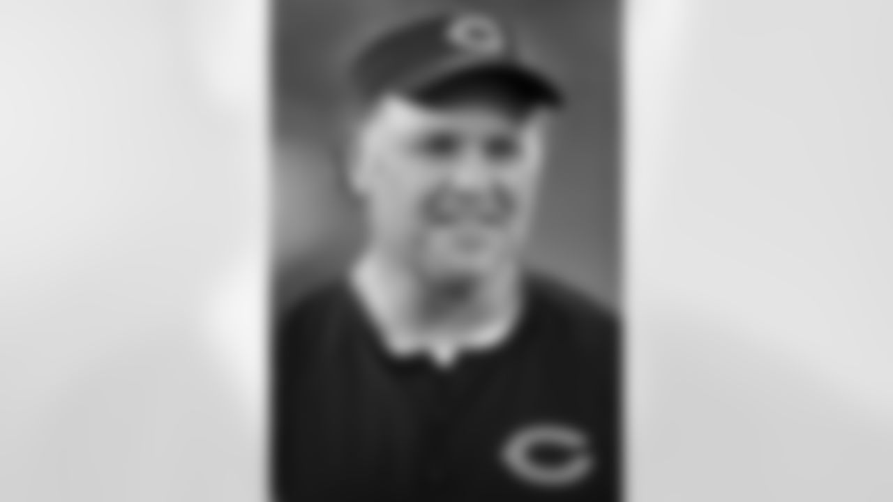 Chicago Bears assistant head coach and special teams coordinator Joe DeCamillis smiles while talking on the field before the NFL week 3 regular season football game against the New York Jets on Monday, Sept. 22, 2014 in East Rutherford, N.J. The Bears won the game 27-19. (AP Photo/Paul Spinelli)