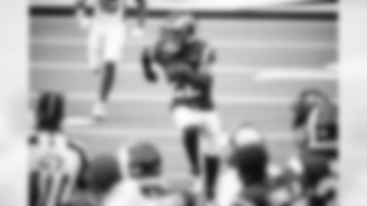 Troy Hill of the Los Angeles Rams intercepts a pass and returns it for a pick 6 touchdown against the Arizona Cardinals during the Rams 18-7 victory in a Week 17 game, Sunday, January 3, 2021, in Inglewood, Calif. (Jeff Lewis/LA Rams)