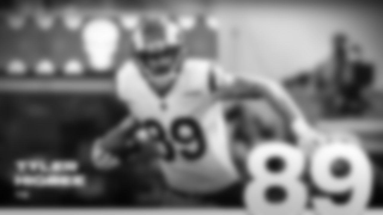 roster gallery 16x9-89