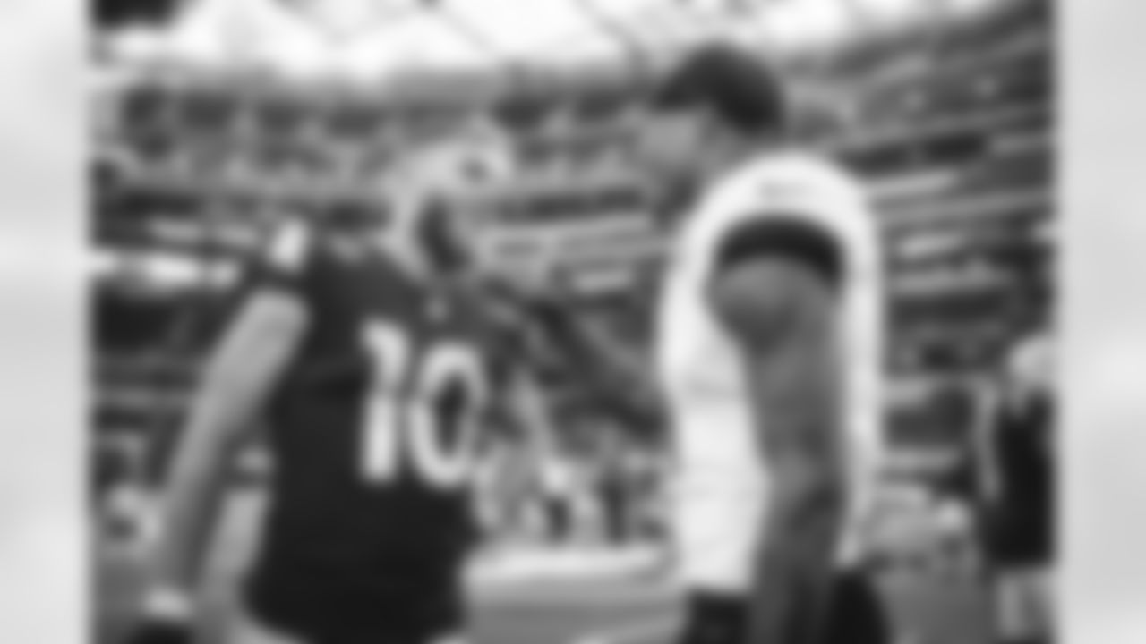 The Los Angeles Rams take on the Jacksonville Jaguars during Week 13 of the 2021 regular season.
