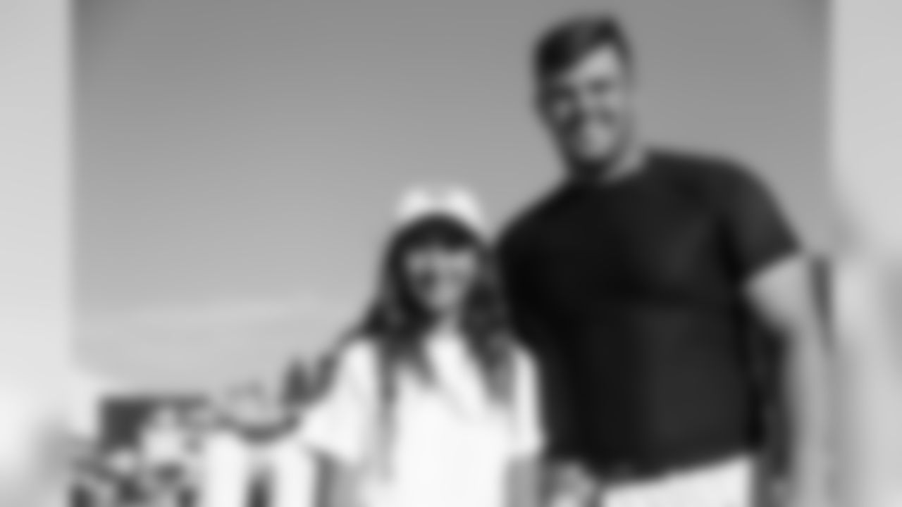 Center (66) Austin Blythe of the Los Angeles Rams takes a photo with fans during Day 6 of Training Camp, Wednesday, August 01, 2018, in Irvine, CA. (Will Navarro/Rams)
