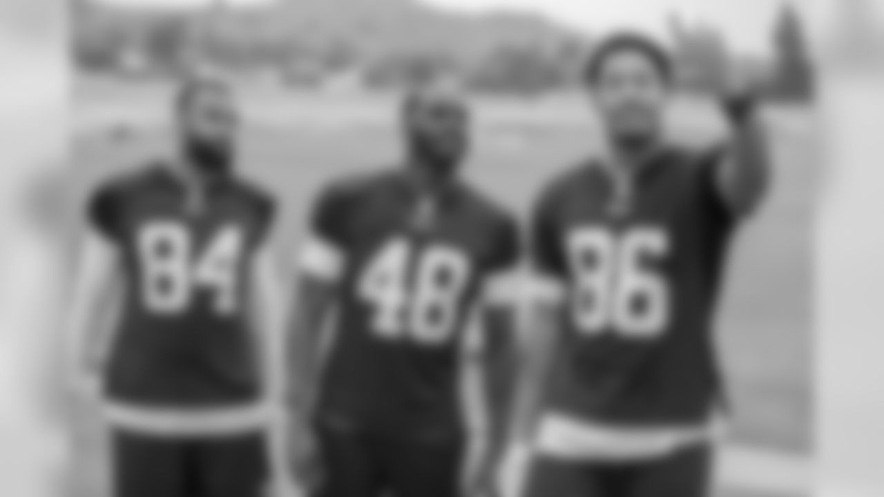 Tight end's (86) Kendall Blanton, (48) Keenan Brown, and (84) Romello Brooker of the Los Angeles Rams works out on the field, Tuesday, May 14, 2019, in Thousand Oaks, CA. (Jeff Lewis/Rams)