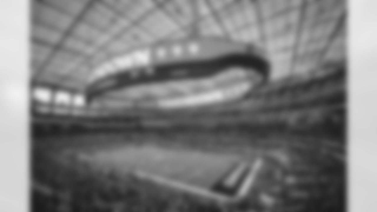 The Los Angeles Rams take on the Denver Broncos during Week 16 of the 2022 NFL regular season.
