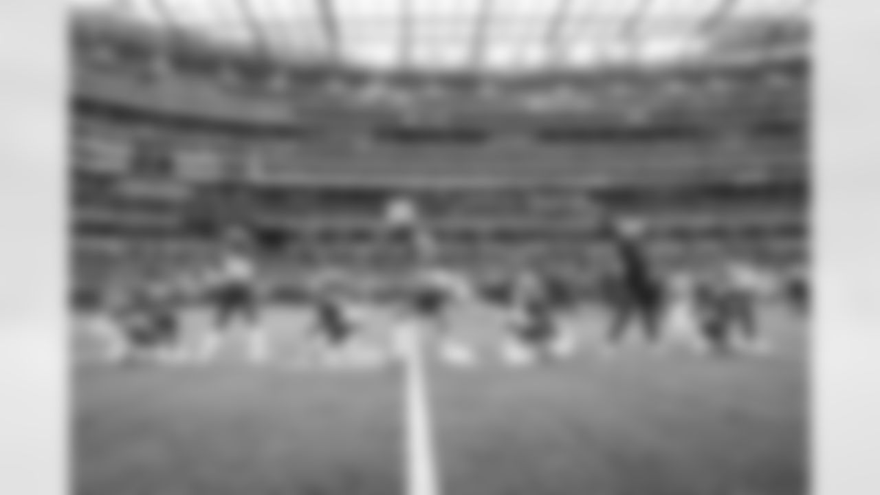 The Los Angeles Rams take on the Denver Broncos during Week 16 of the 2022 NFL regular season.