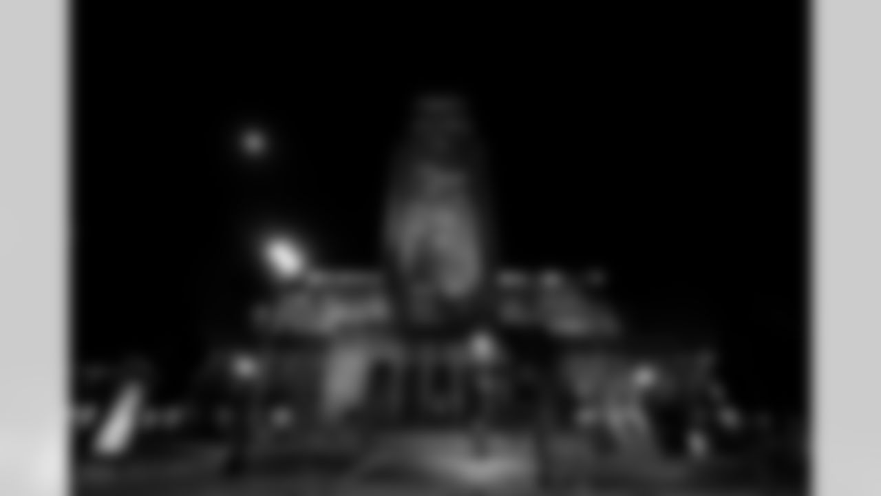 190118_LIGHT_UP_LA_HU006