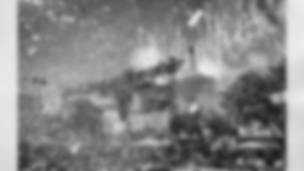 E_210216_Parade_305