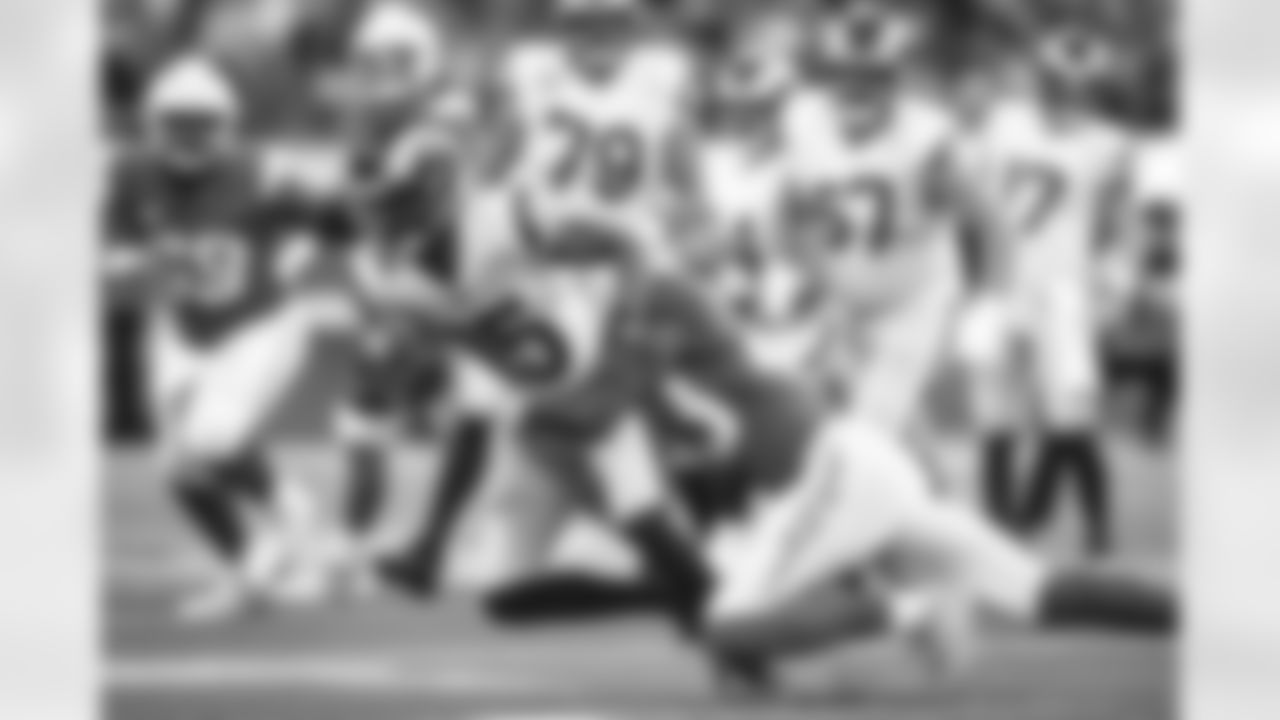 The Los Angeles Rams take on the Los Angeles Chargers during Week 17 of the 2022 NFL regular season