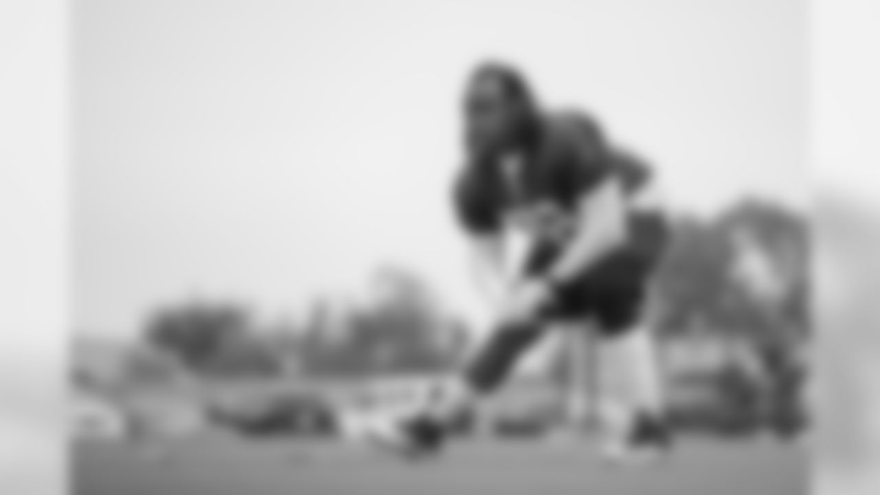 Offensive lineman (76) Justice Powers of the Los Angeles Rams works out on the field, Tuesday, May 14, 2019, in Thousand Oaks, CA. (Jeff Lewis/Rams)