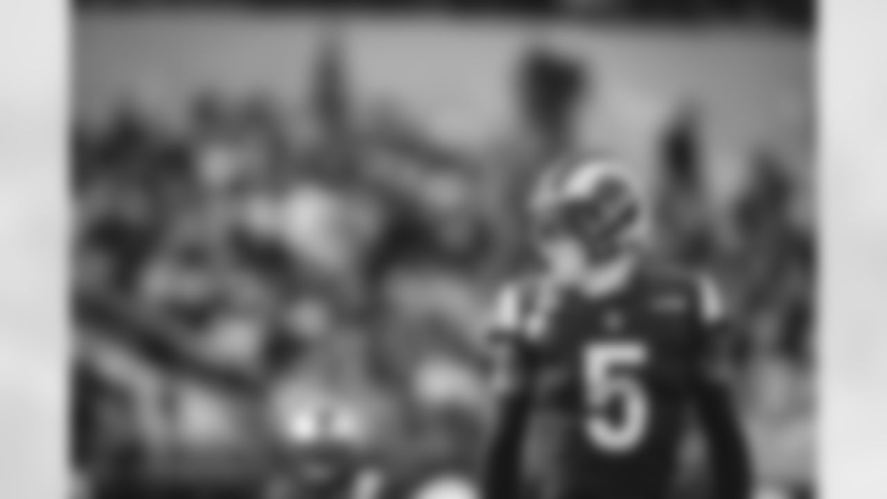 The Los Angeles Rams take on the Jacksonville Jaguars during Week 13 of the 2021 regular season.
