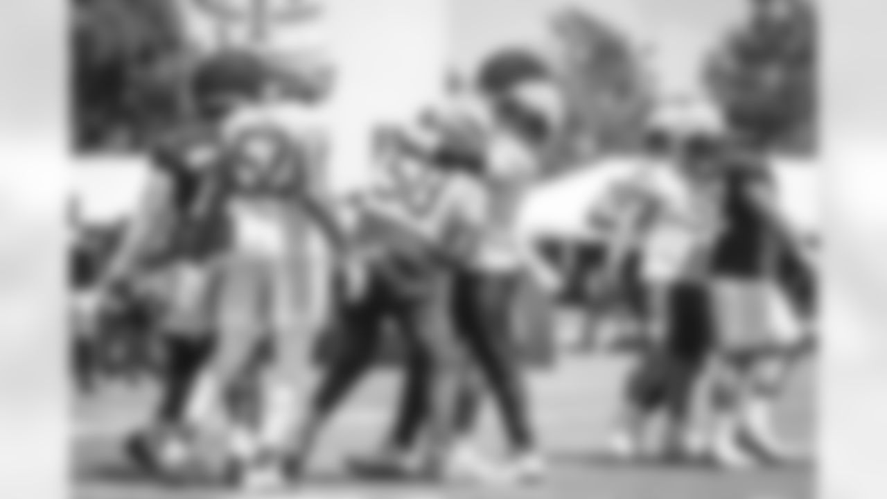 E_TOW28952